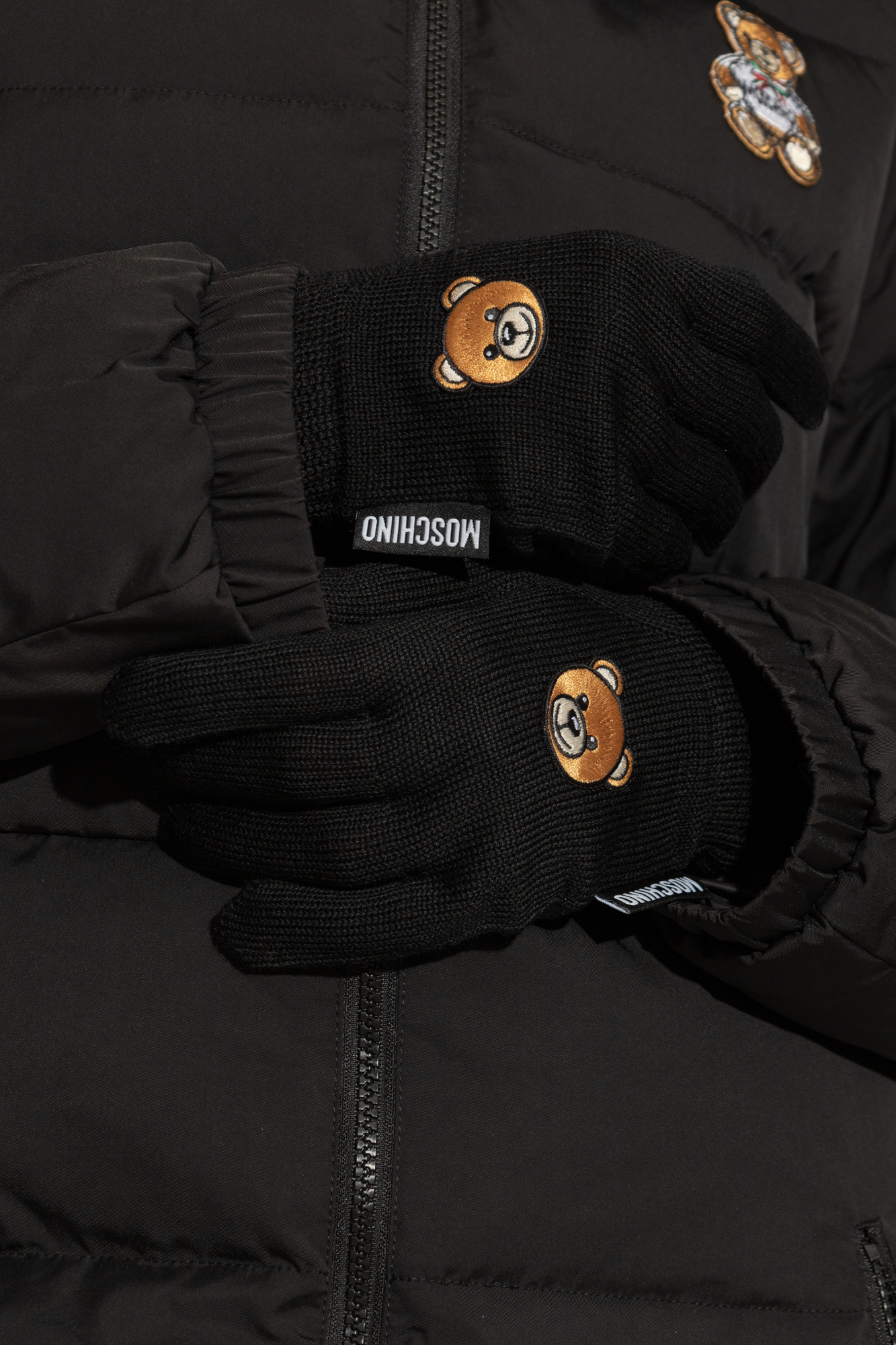 【関税＆送料込み】Moschino Glove Cape Moschino Gloves with logo | Men's Accessorie | Vitkac